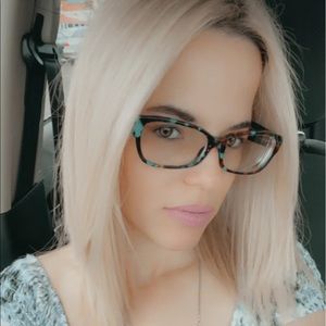 Meet your Posher, Karla